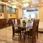 Hotel Krystal Inn