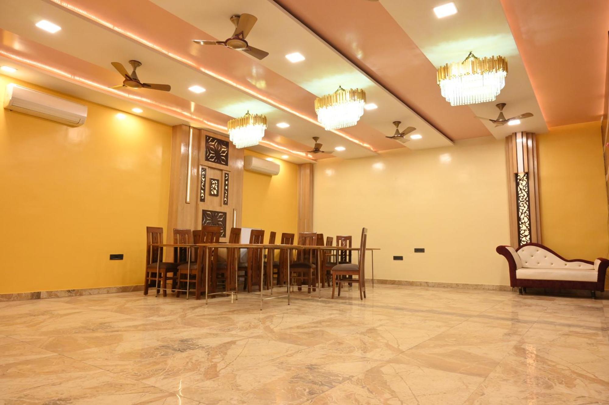 Krystal * Lucknow