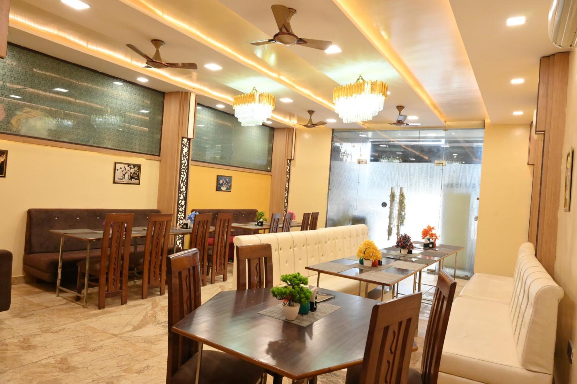 Hotel Krystal Lucknow