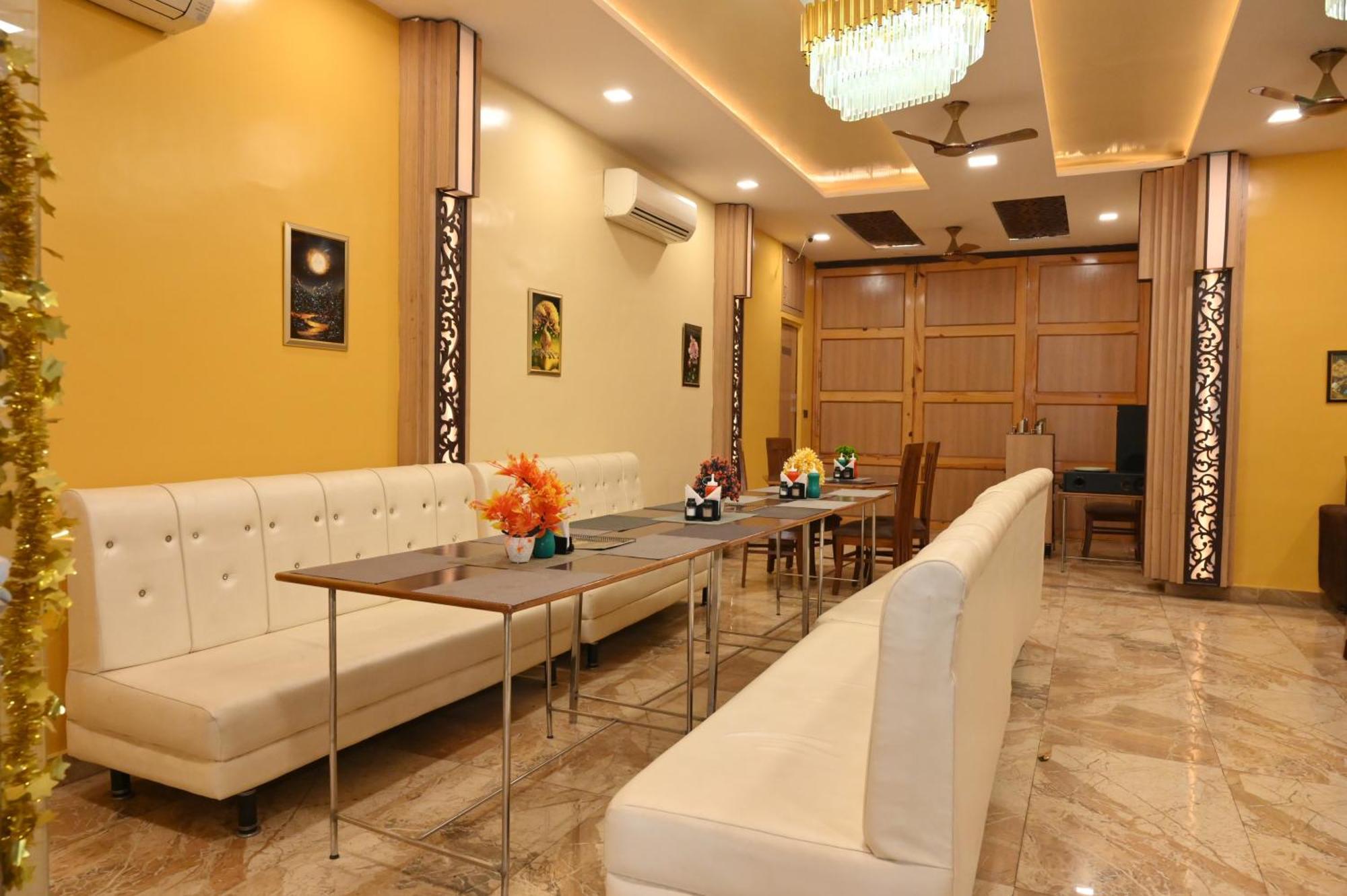 Krystal Lucknow