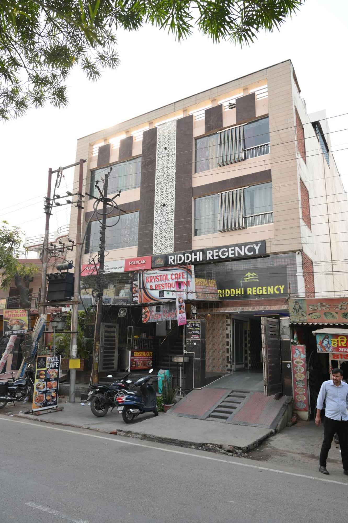 Krystal Hotel Lucknow