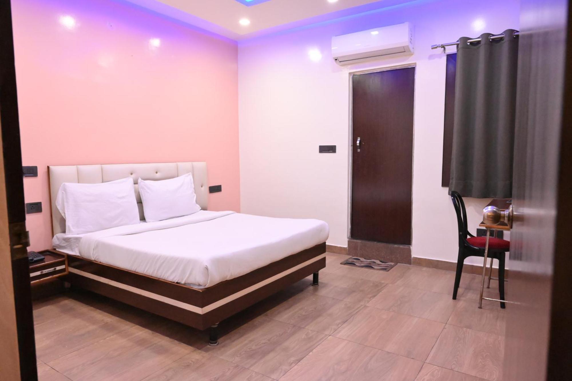 Hotel Krystal Lucknow